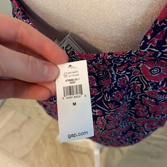 Gap Top - Picture 4 of 4